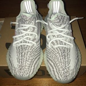 Yeezy Boost 350 V2